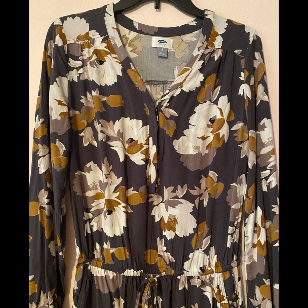 Old Navy floral romper. - Picture 4 of 4